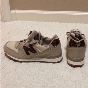 Women’s casual/running shoes